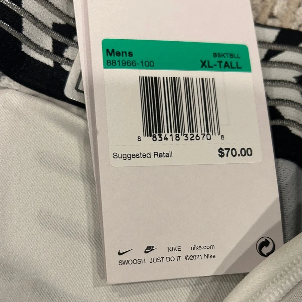 Nike White Men’s Padded Compression Shorts with Black Waistband Basketball xl-T